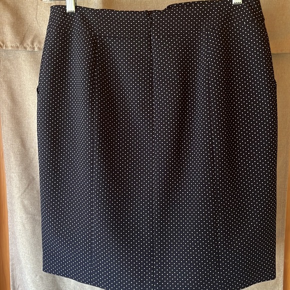 Anne Klein pencil skirt - Picture 2 of 3